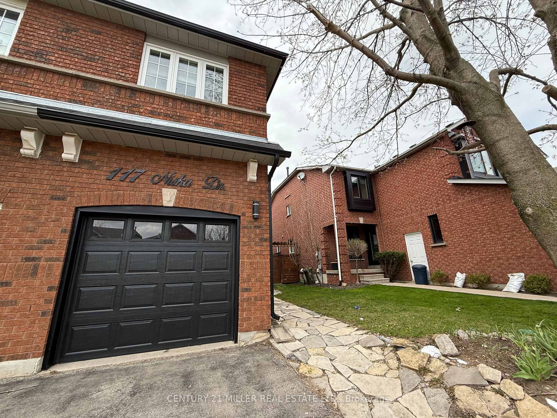 Photo 2 of 117 Niska Drive, Hamilton, Waterdown — HOMEH