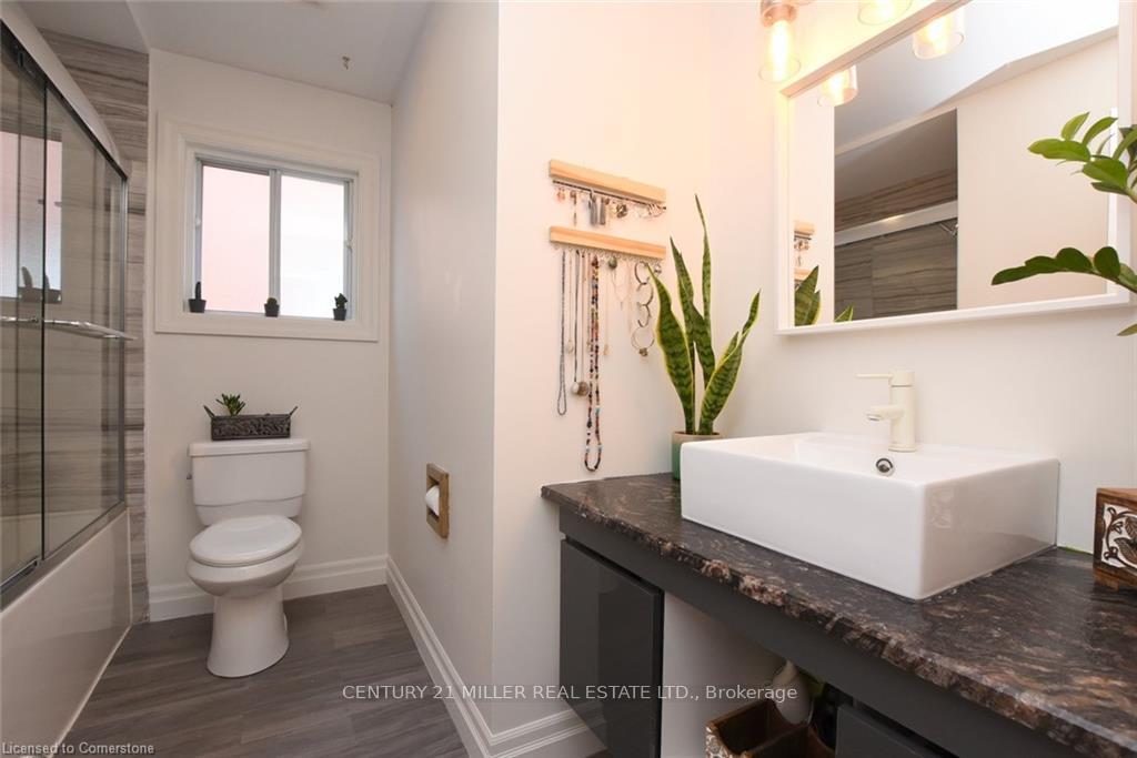Photo 20 of 117 Niska Drive, Hamilton, Waterdown — HOMEH