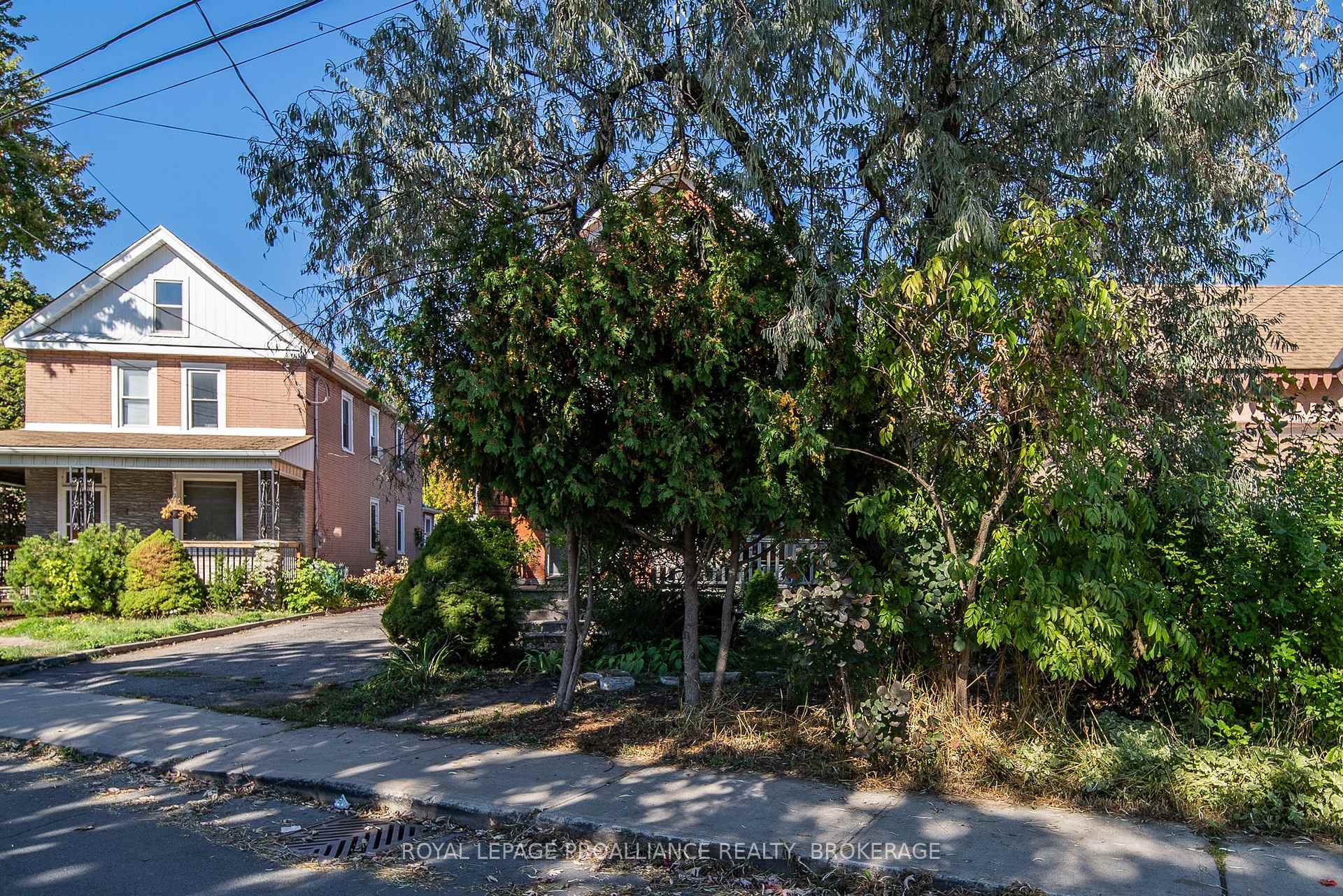 Photo 4 of 57 S Bartlett Street, Kingston, East of Sir John A. Blvd — HOMEH