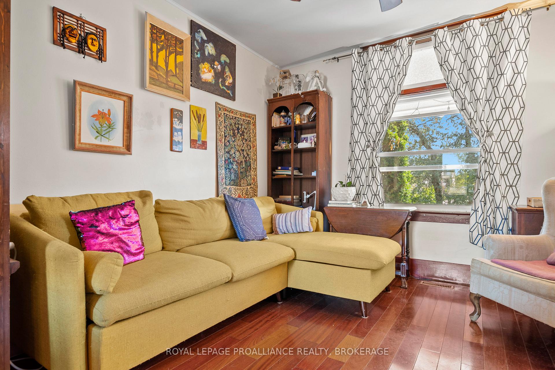 Photo 10 of 57 S Bartlett Street, Kingston, East of Sir John A. Blvd — HOMEH