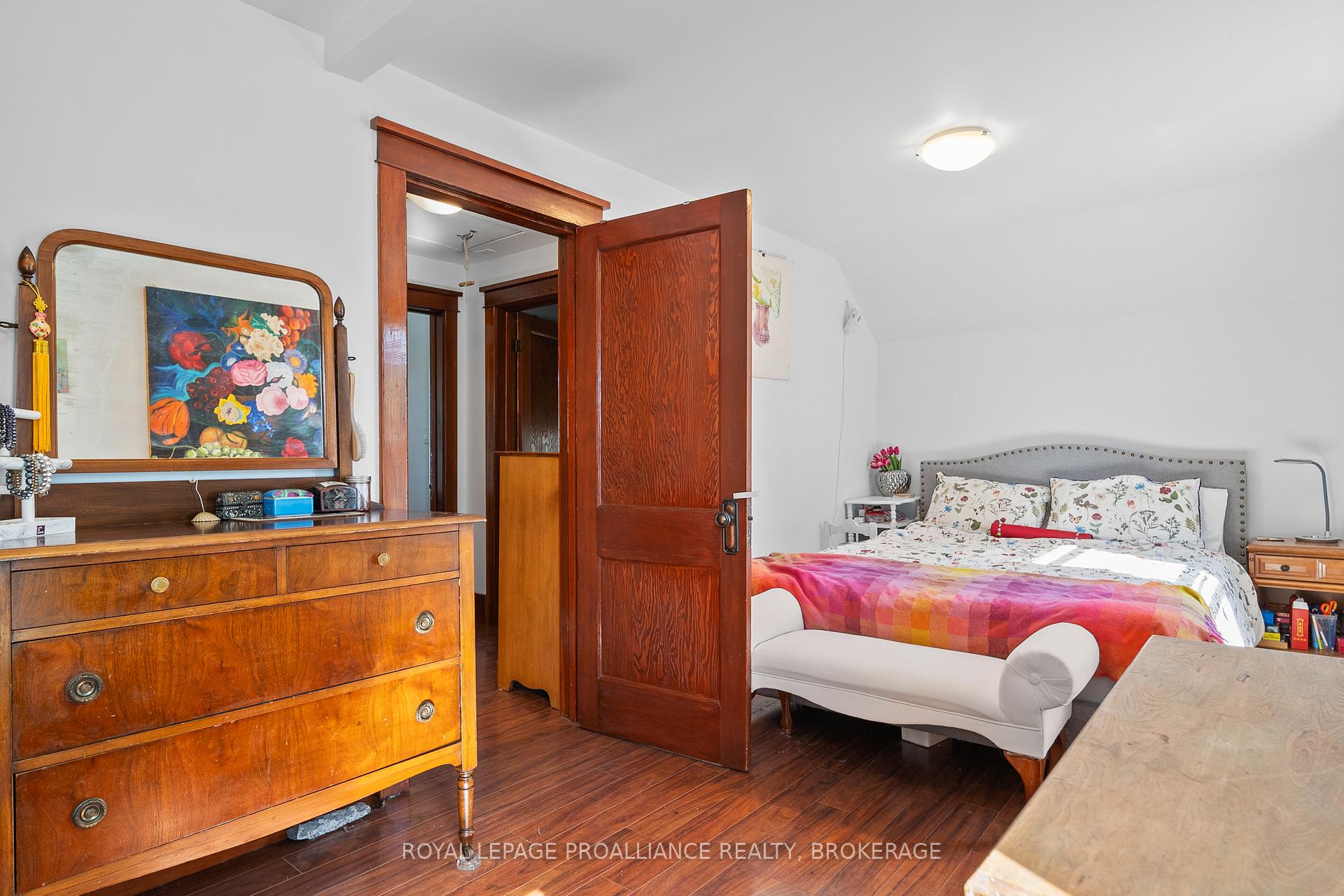 Photo 25 of 57 S Bartlett Street, Kingston, East of Sir John A. Blvd — HOMEH