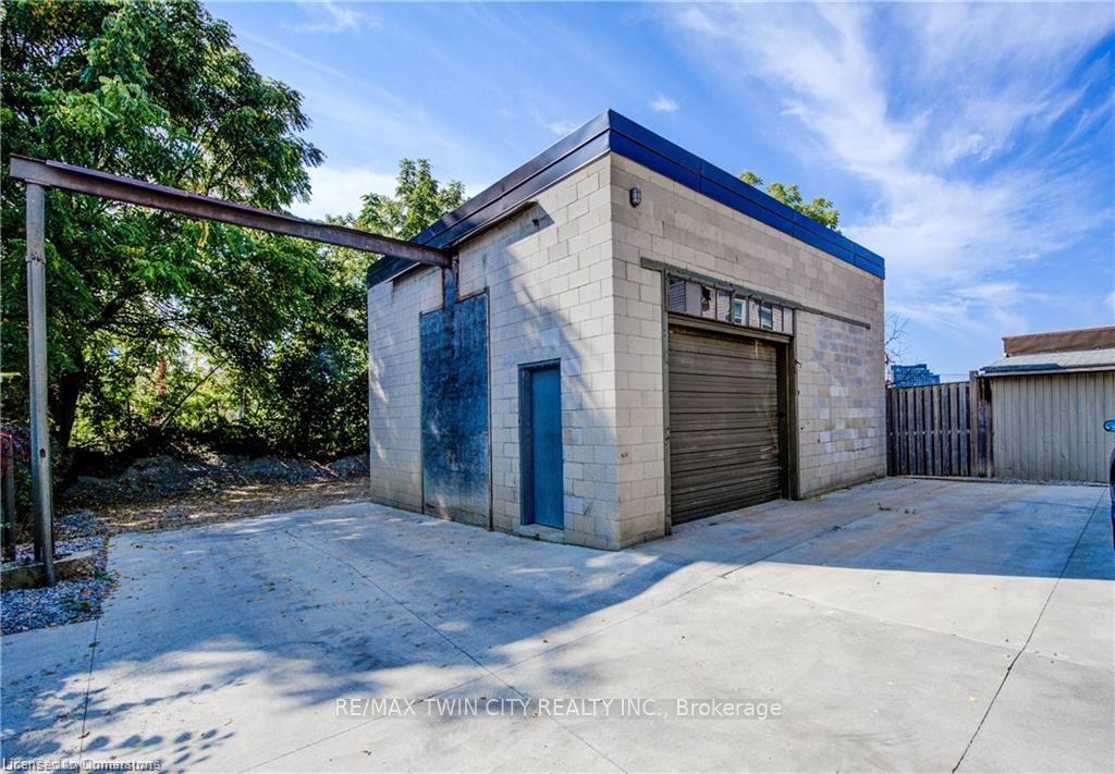 Photo 13 of 203 Breithaupt Street, Kitchener — HOMEH