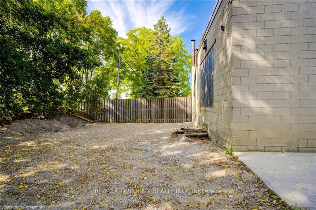 Photo 15 of 203 Breithaupt Street, Kitchener — HOMEH