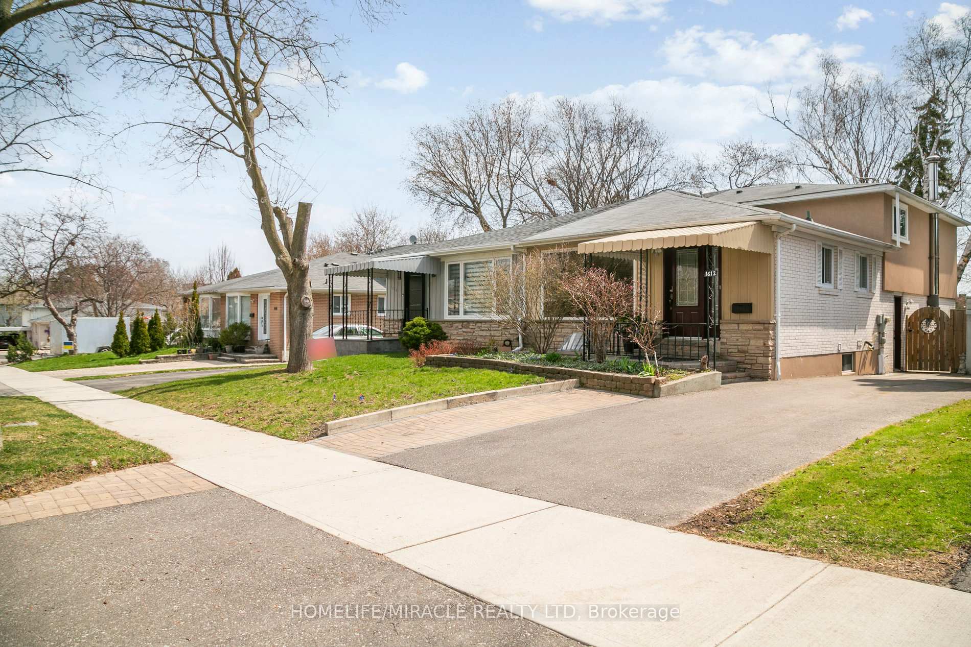 Front of 1612 Wavell Crescent