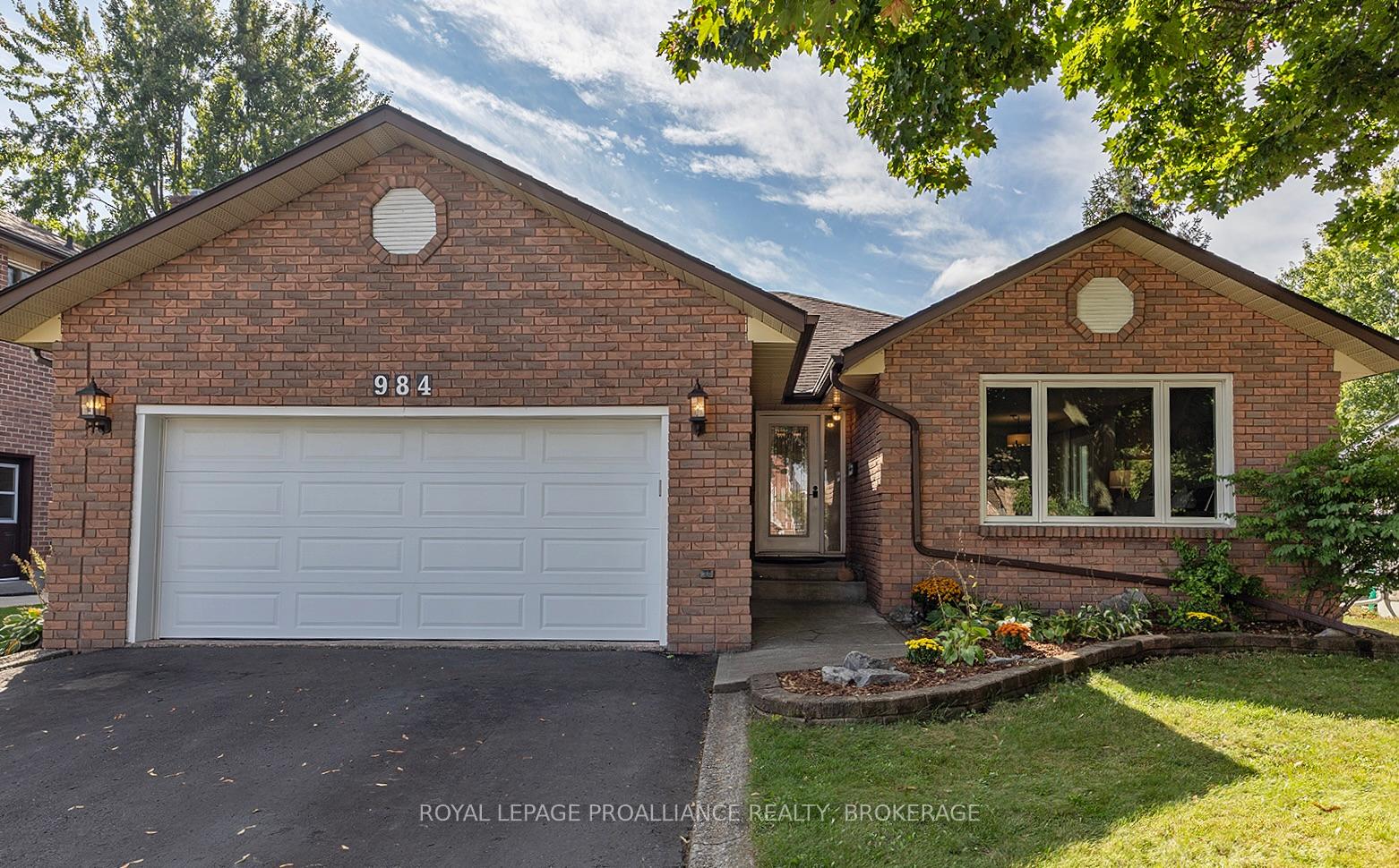 Photo 3 of 984 Ambleside Crescent, Kingston, North of Taylor-Kidd Blvd — HOMEH