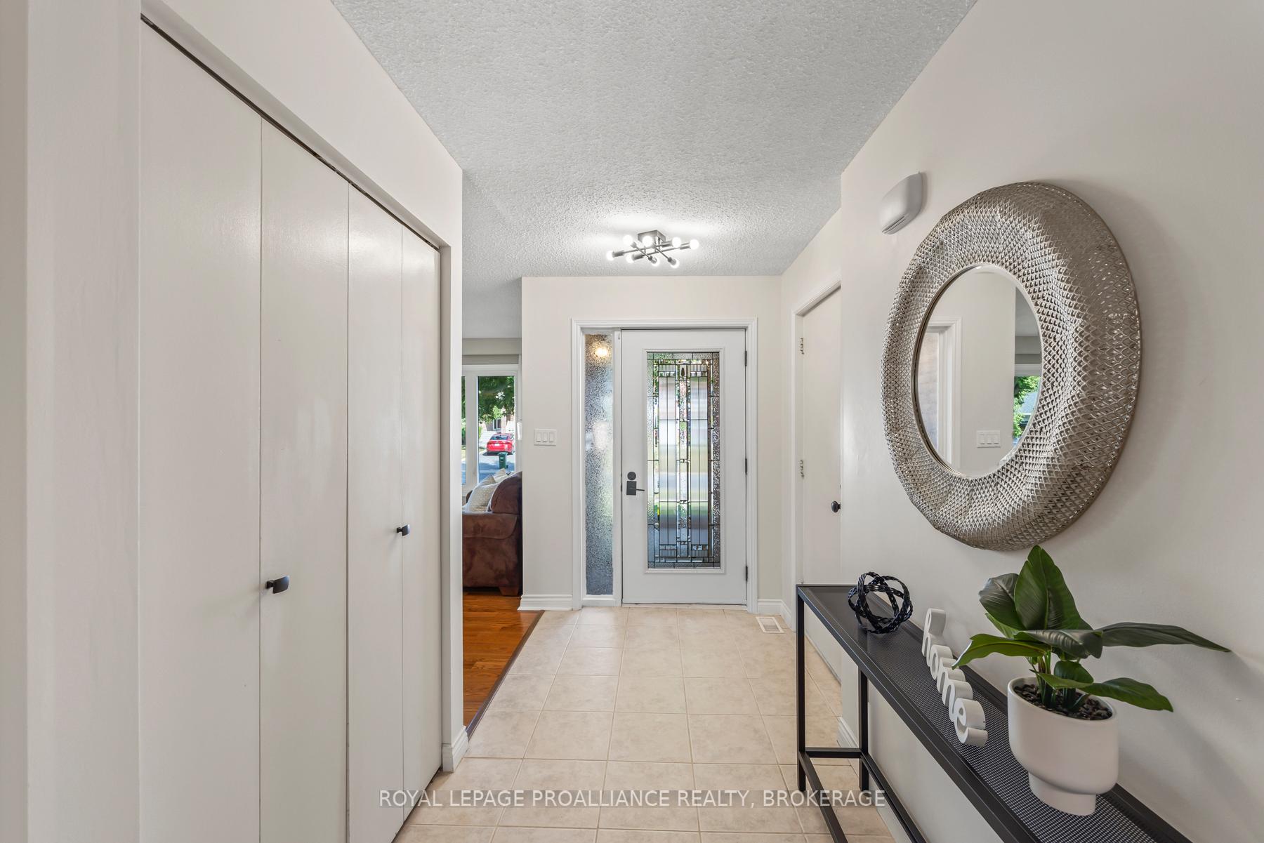 Photo 4 of 984 Ambleside Crescent, Kingston, North of Taylor-Kidd Blvd — HOMEH