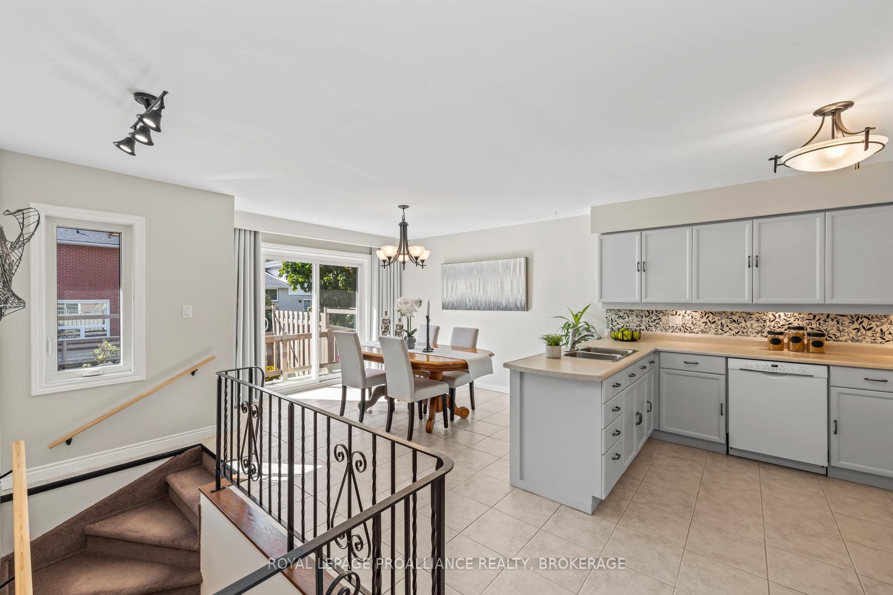 Photo 6 of 984 Ambleside Crescent, Kingston, North of Taylor-Kidd Blvd — HOMEH