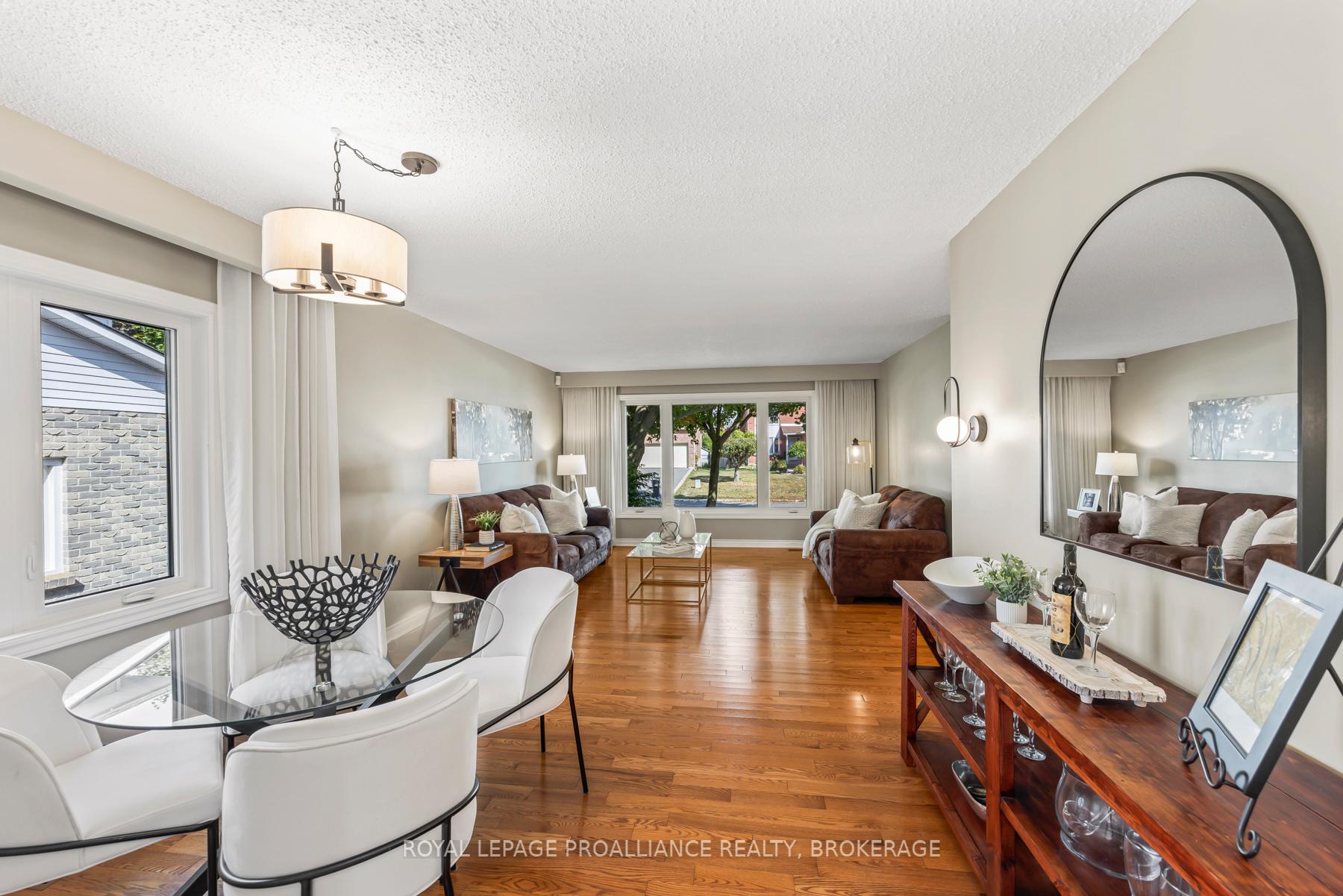Photo 14 of 984 Ambleside Crescent, Kingston, North of Taylor-Kidd Blvd — HOMEH