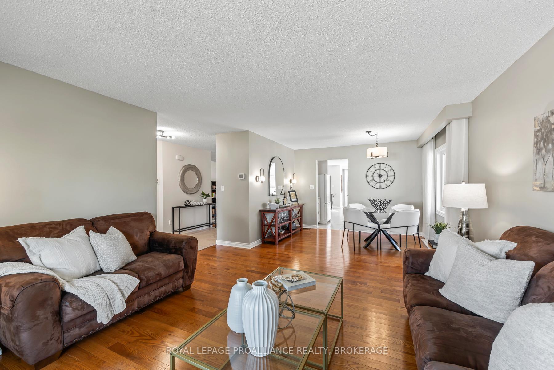 Photo 18 of 984 Ambleside Crescent, Kingston, North of Taylor-Kidd Blvd — HOMEH