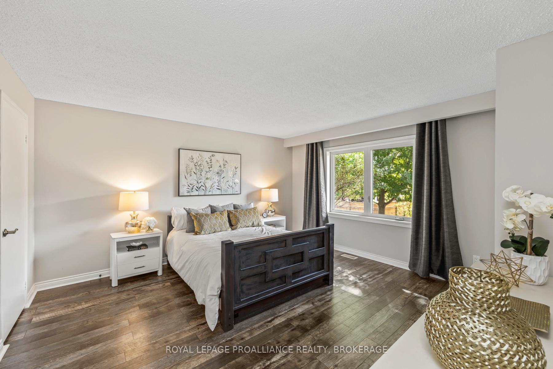 Photo 20 of 984 Ambleside Crescent, Kingston, North of Taylor-Kidd Blvd — HOMEH