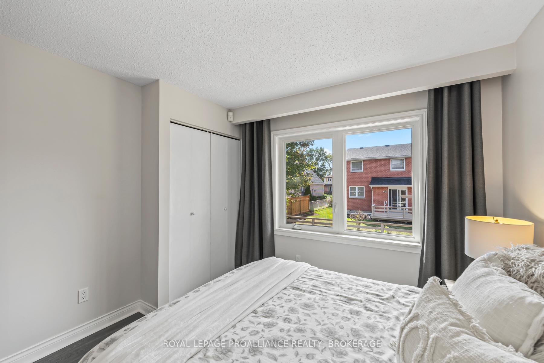 Photo 24 of 984 Ambleside Crescent, Kingston, North of Taylor-Kidd Blvd — HOMEH