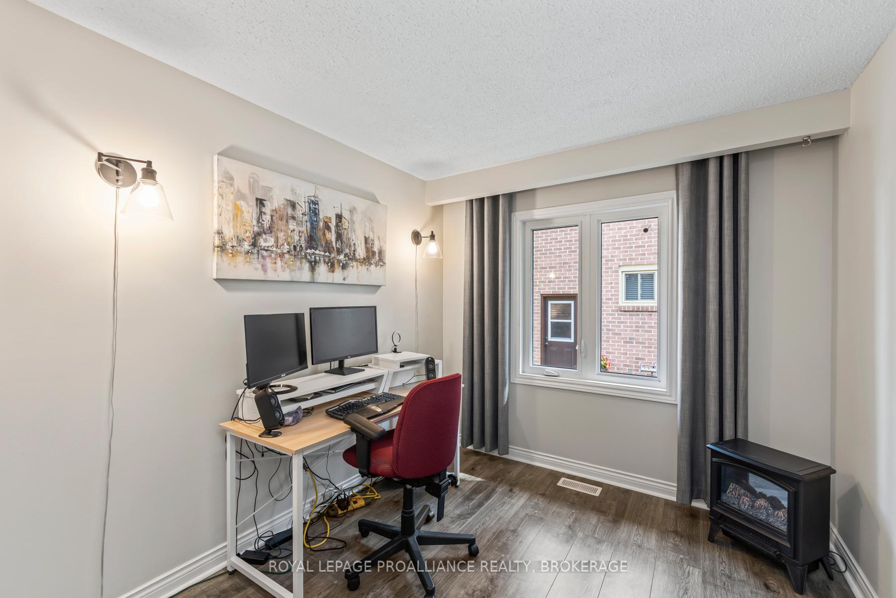 Photo 25 of 984 Ambleside Crescent, Kingston, North of Taylor-Kidd Blvd — HOMEH