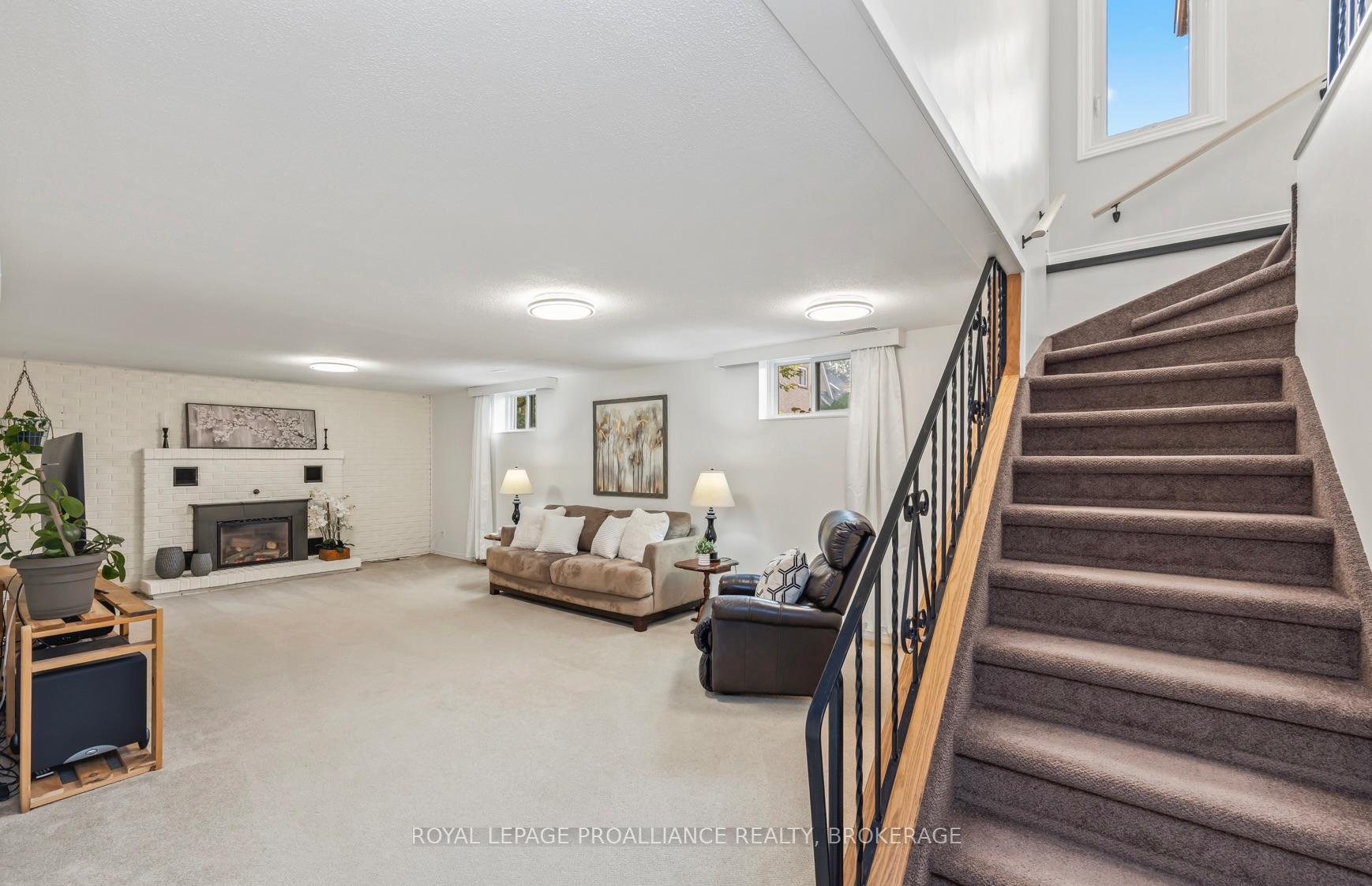 Photo 27 of 984 Ambleside Crescent, Kingston, North of Taylor-Kidd Blvd — HOMEH