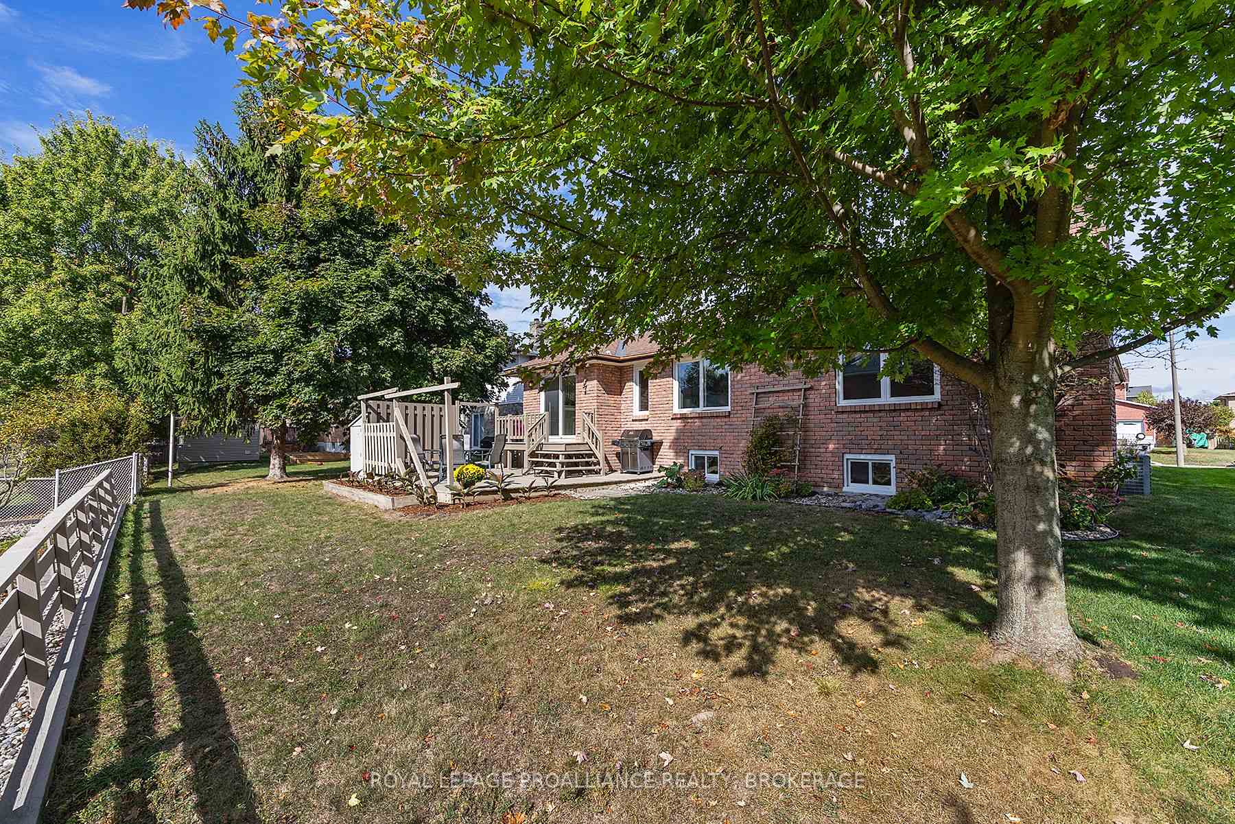 Photo 35 of 984 Ambleside Crescent, Kingston, North of Taylor-Kidd Blvd — HOMEH