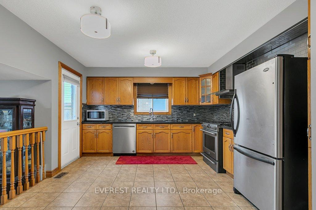 Photo 8 of 213 Erinbrook Drive, Kitchener — HOMEH