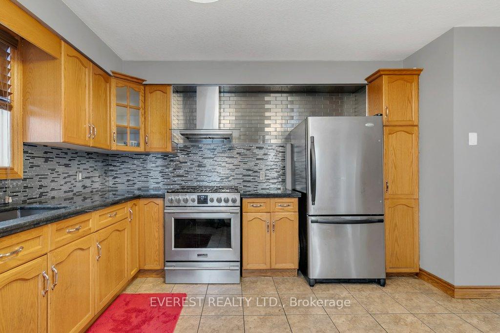 Photo 9 of 213 Erinbrook Drive, Kitchener — HOMEH