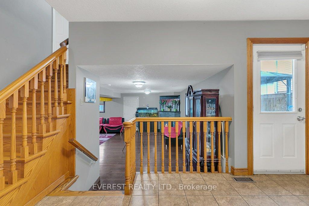 Photo 11 of 213 Erinbrook Drive, Kitchener — HOMEH
