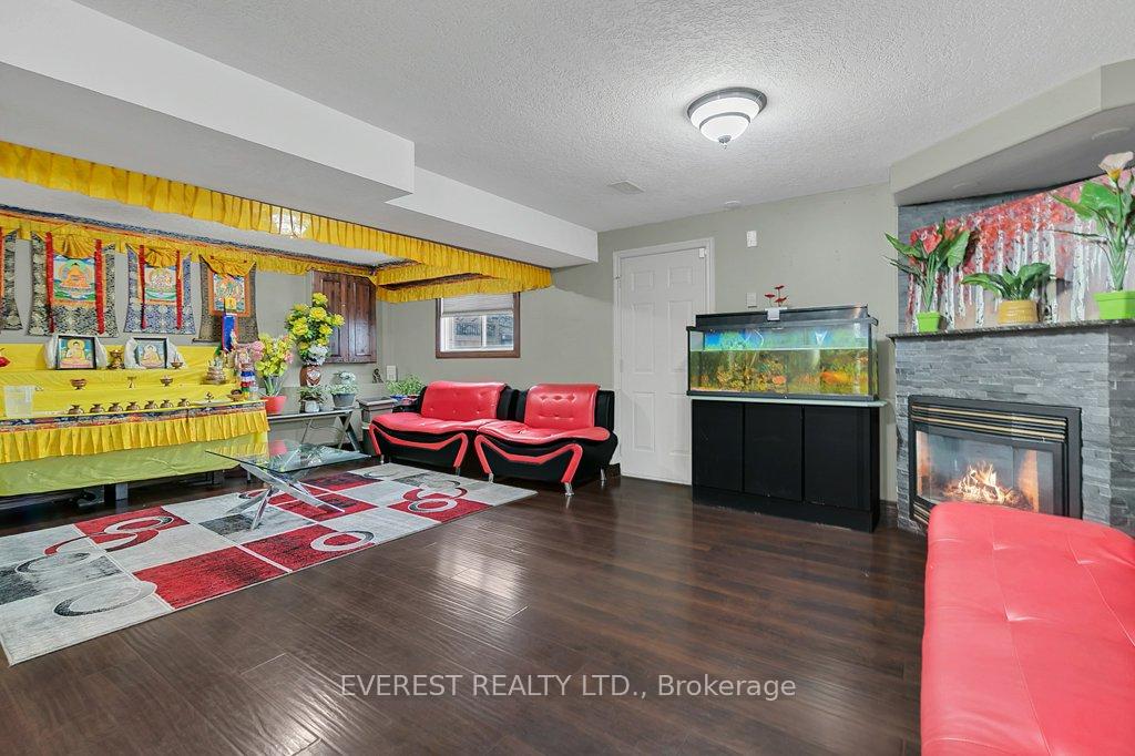 Photo 13 of 213 Erinbrook Drive, Kitchener — HOMEH