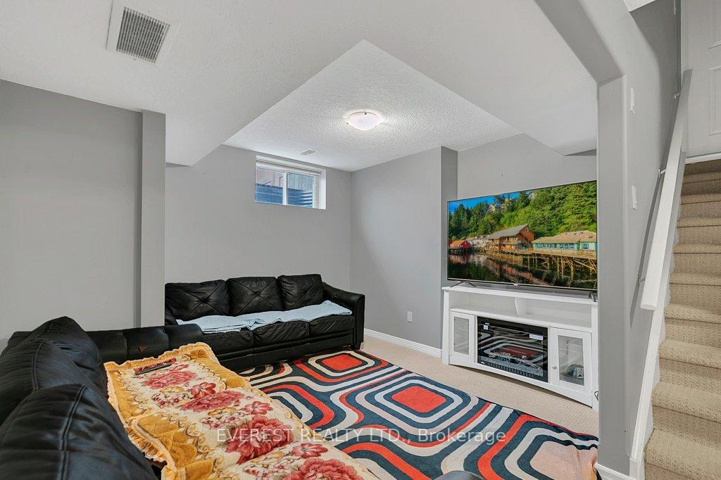 Photo 16 of 213 Erinbrook Drive, Kitchener — HOMEH