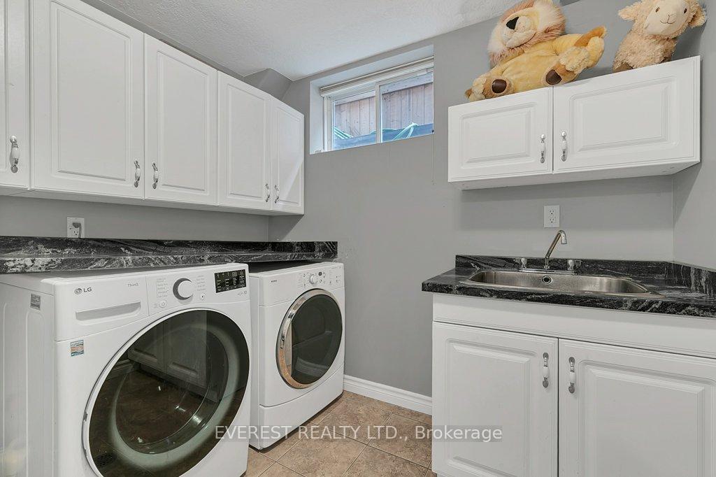 Photo 19 of 213 Erinbrook Drive, Kitchener — HOMEH