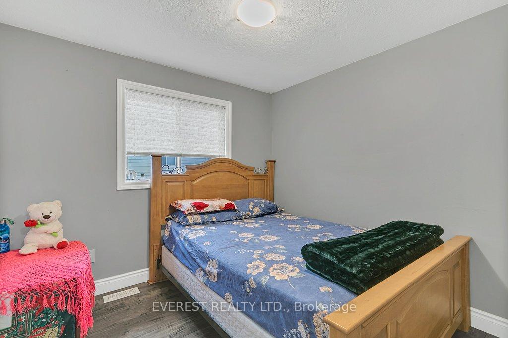 Photo 22 of 213 Erinbrook Drive, Kitchener — HOMEH