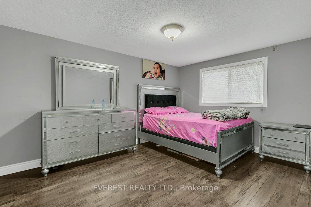 Photo 23 of 213 Erinbrook Drive, Kitchener — HOMEH