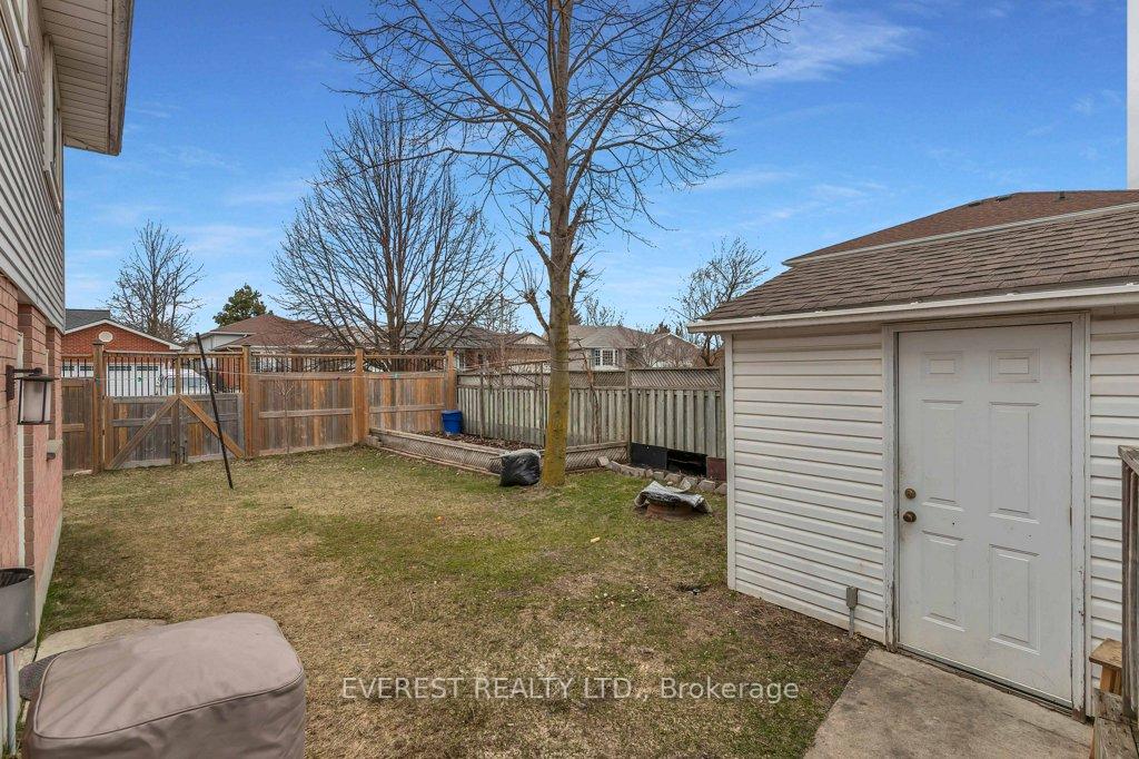 Photo 25 of 213 Erinbrook Drive, Kitchener — HOMEH