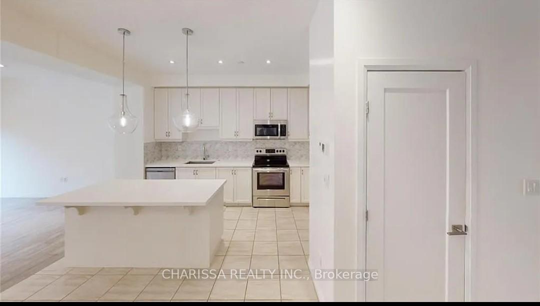 Photo 2 of 30 Greenwich Avenue, Hamilton, Stoney Creek — HOMEH