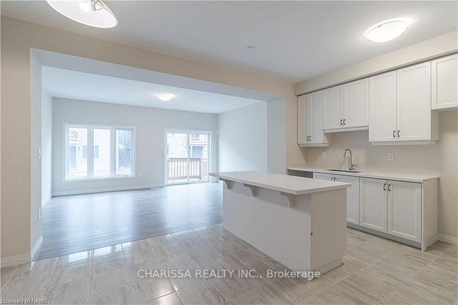 Photo 5 of 30 Greenwich Avenue, Hamilton, Stoney Creek — HOMEH