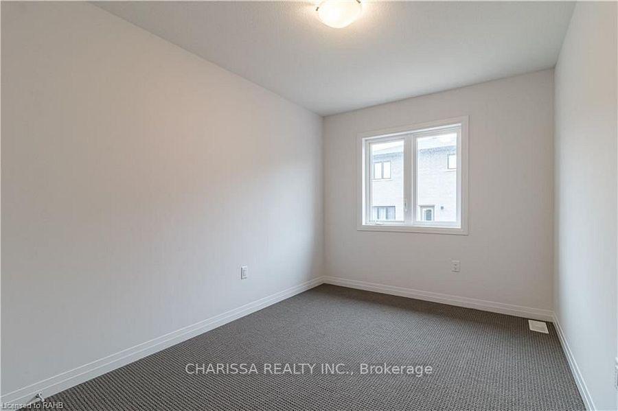 Photo 12 of 30 Greenwich Avenue, Hamilton, Stoney Creek — HOMEH