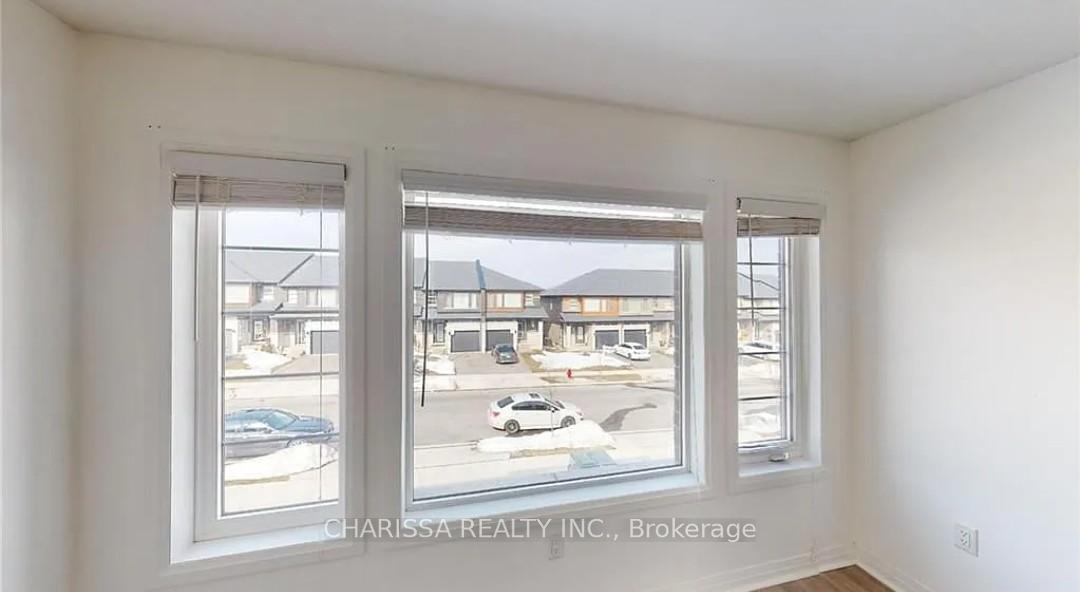 Photo 14 of 30 Greenwich Avenue, Hamilton, Stoney Creek — HOMEH