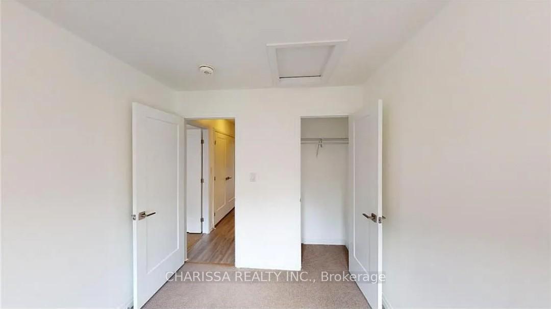 Photo 15 of 30 Greenwich Avenue, Hamilton, Stoney Creek — HOMEH