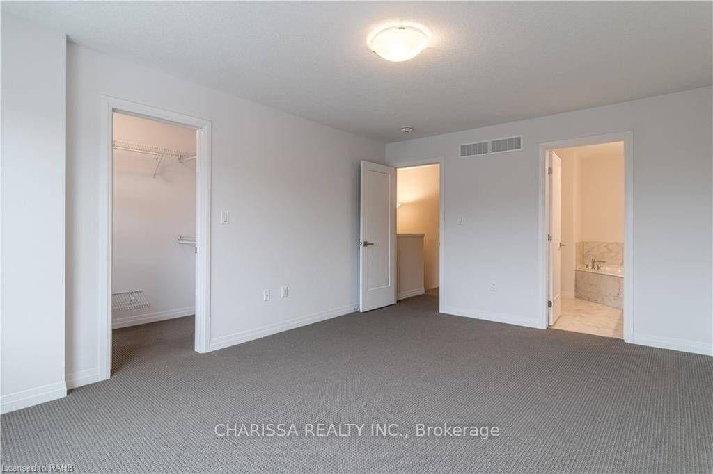 Photo 20 of 30 Greenwich Avenue, Hamilton, Stoney Creek — HOMEH
