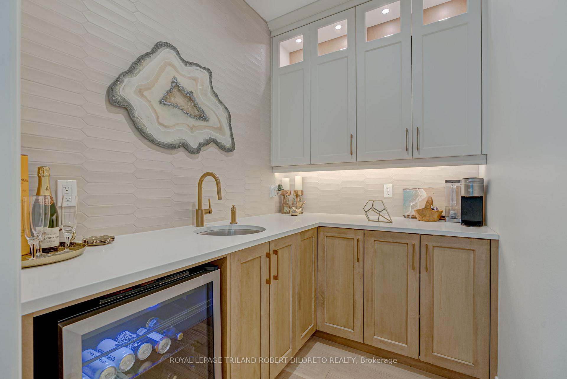 Photo 9 of 119 Duke Street, Middlesex Centre, Komoka — HOMEH
