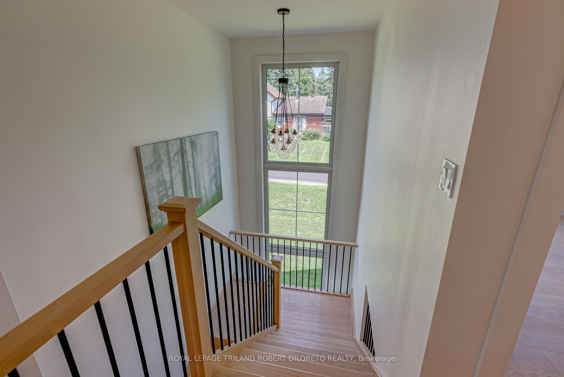 Photo 17 of 119 Duke Street, Middlesex Centre, Komoka — HOMEH
