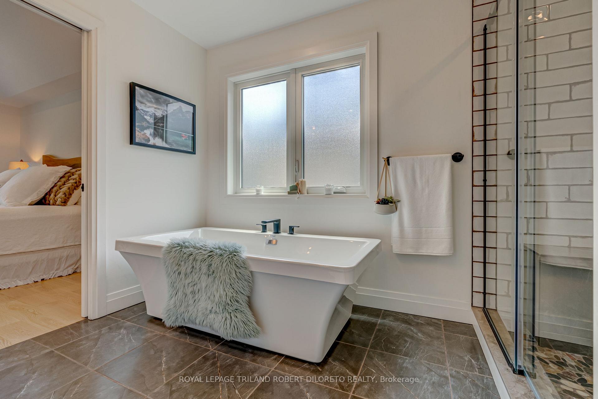 Photo 24 of 119 Duke Street, Middlesex Centre, Komoka — HOMEH