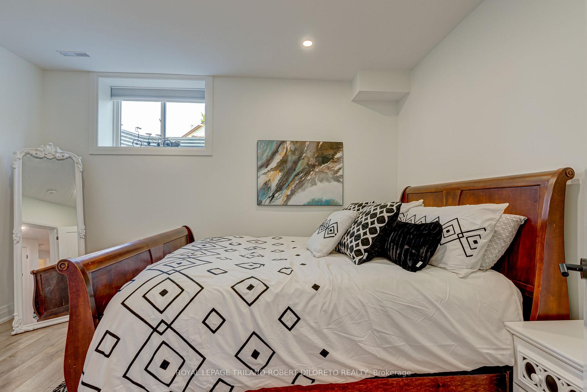 Photo 30 of 119 Duke Street, Middlesex Centre, Komoka — HOMEH