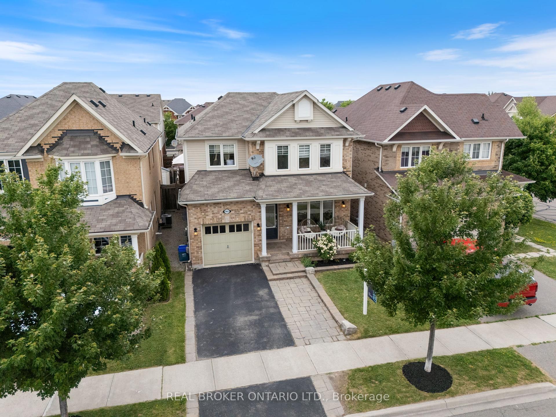 Front of 993 Whewell Trail