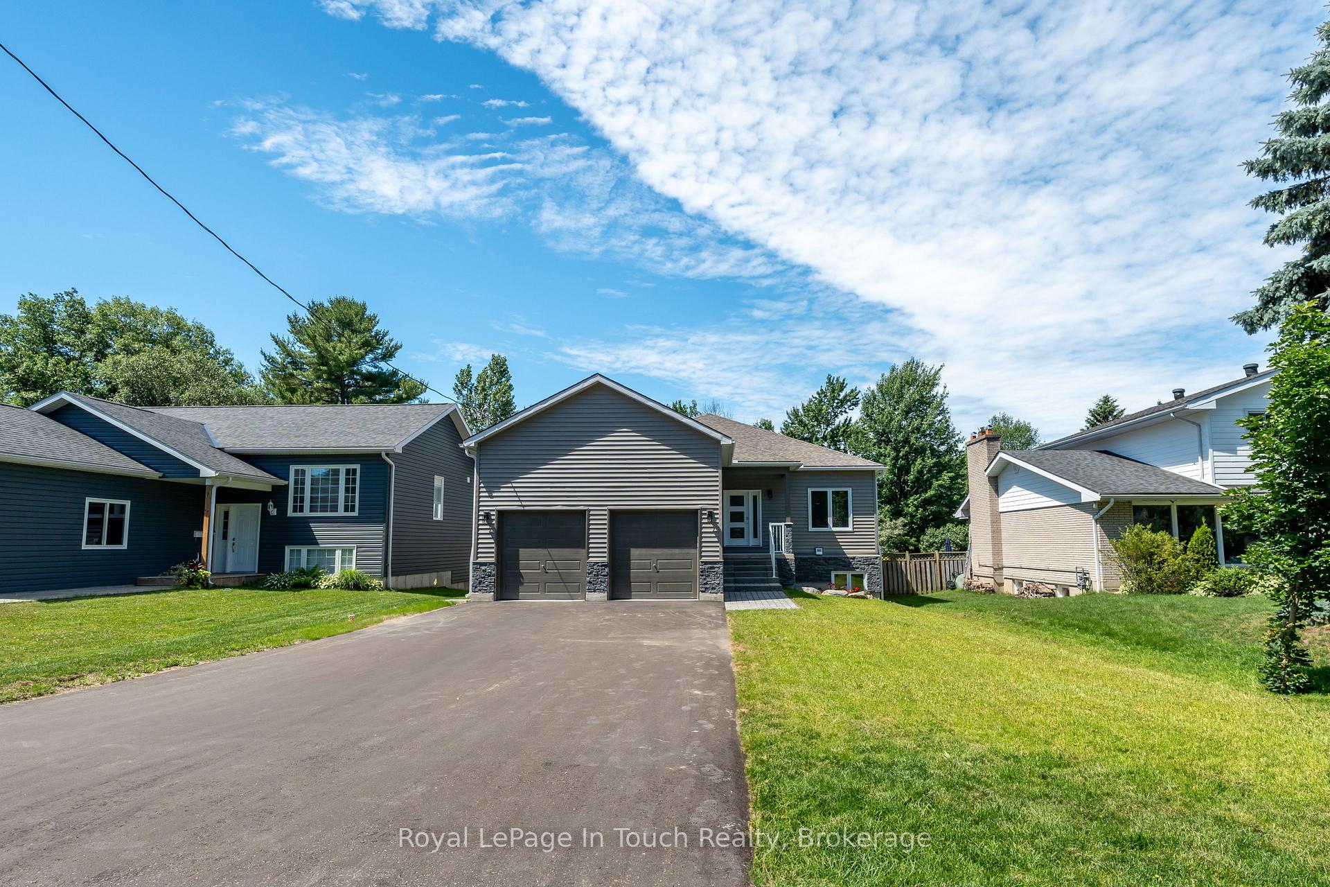 Photo 2 of 316 Seventh Street, Midland — HOMEH