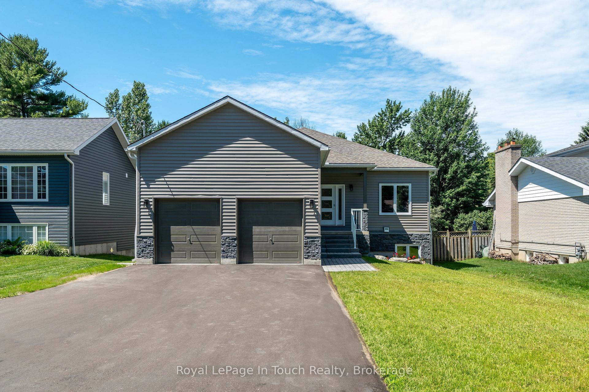 Photo 3 of 316 Seventh Street, Midland — HOMEH