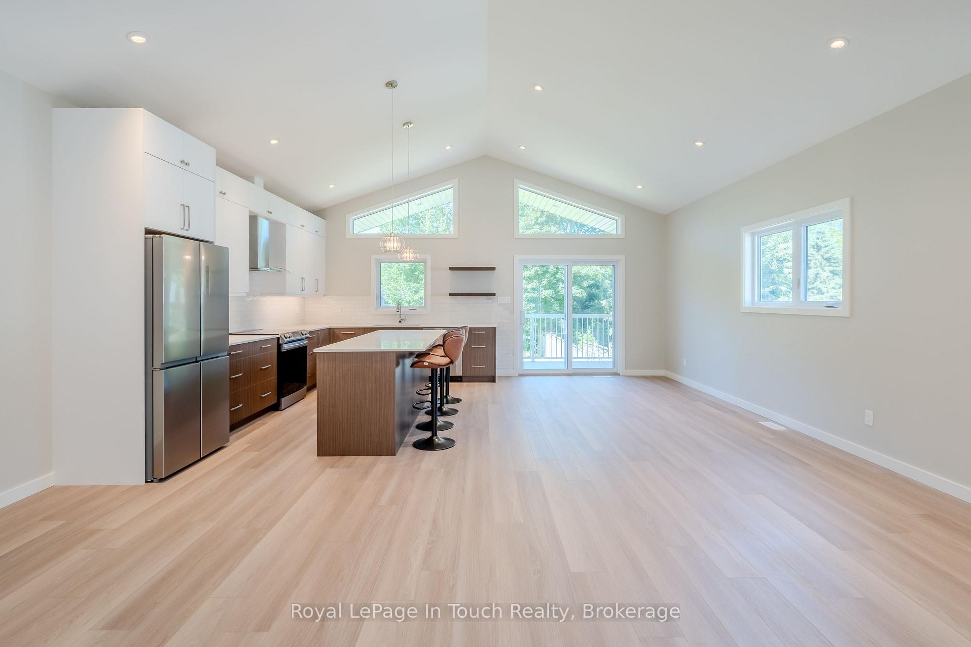 Photo 16 of 316 Seventh Street, Midland — HOMEH