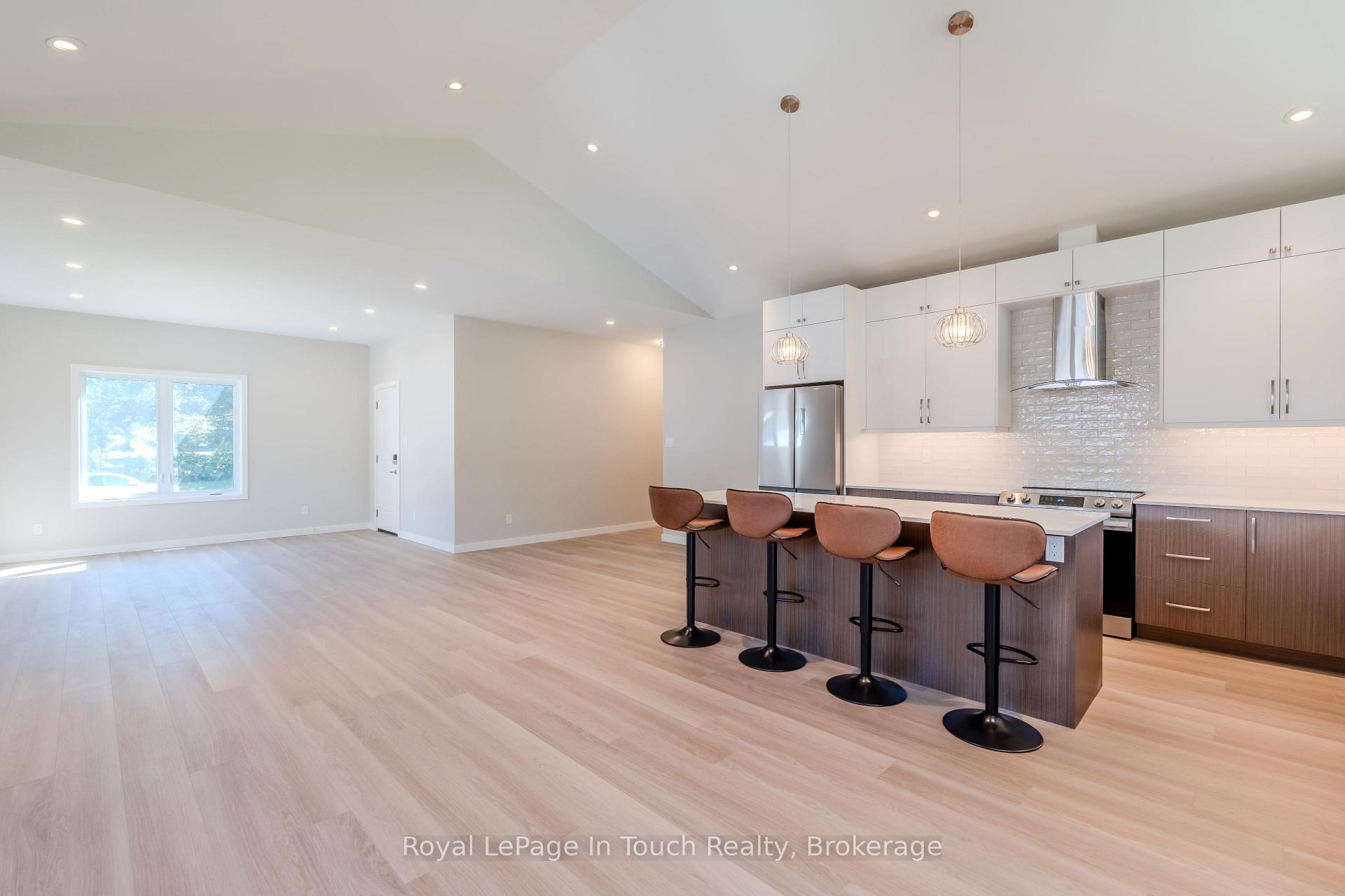 Photo 17 of 316 Seventh Street, Midland — HOMEH