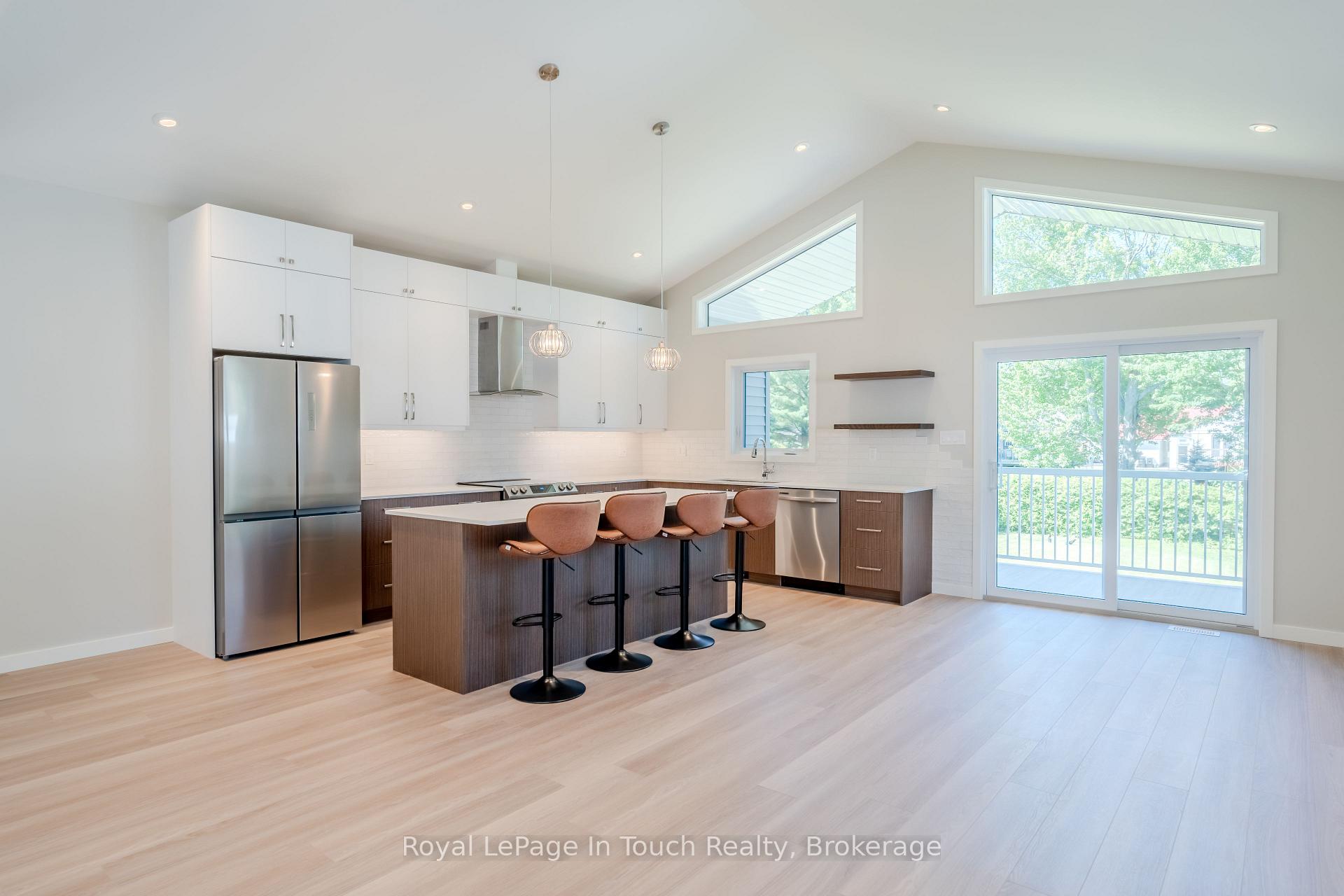 Photo 19 of 316 Seventh Street, Midland — HOMEH