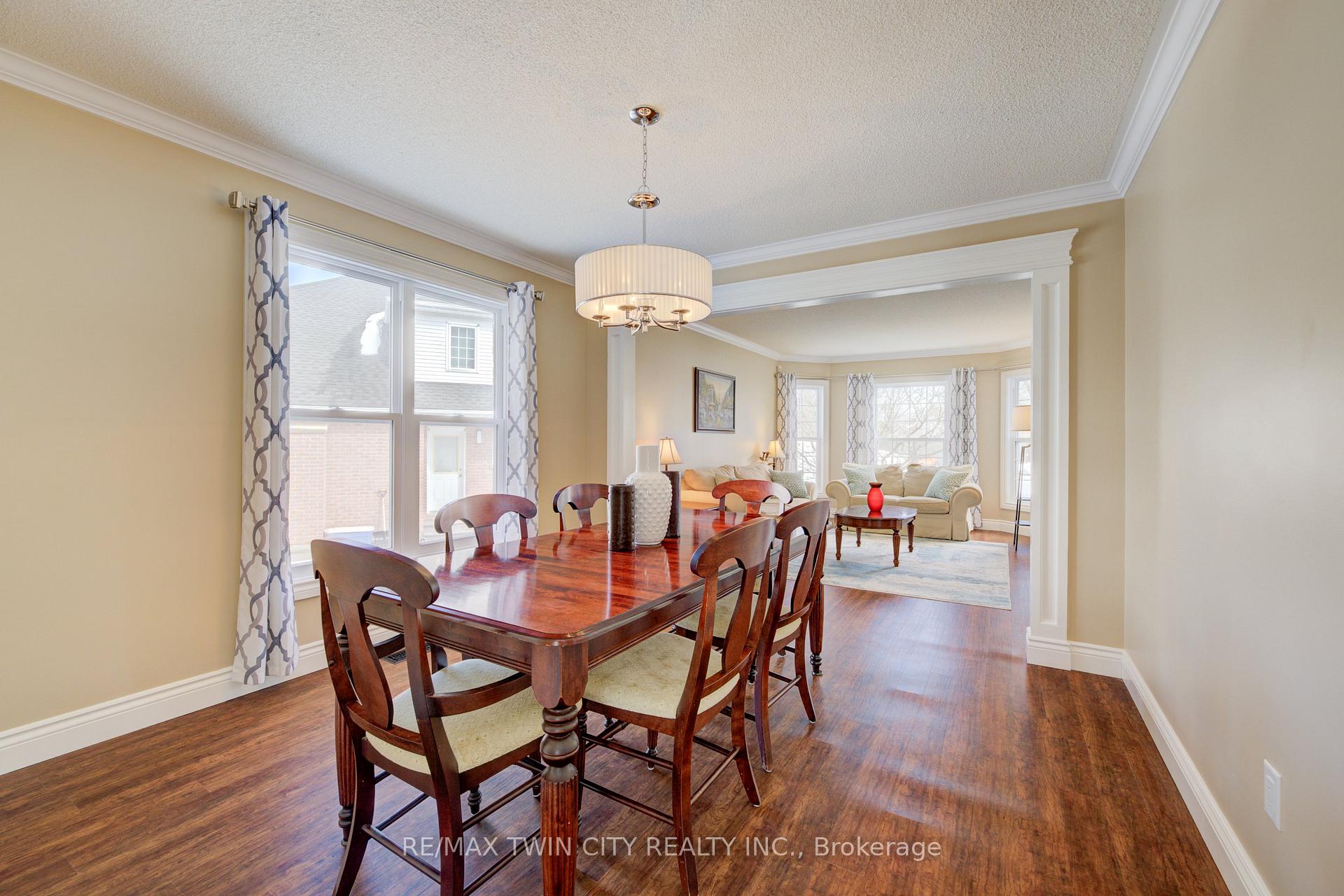 Photo 16 of 210 Greengable Court, Kitchener — HOMEH