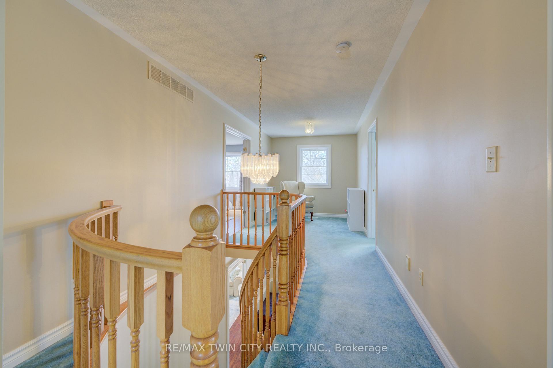 Photo 17 of 210 Greengable Court, Kitchener — HOMEH
