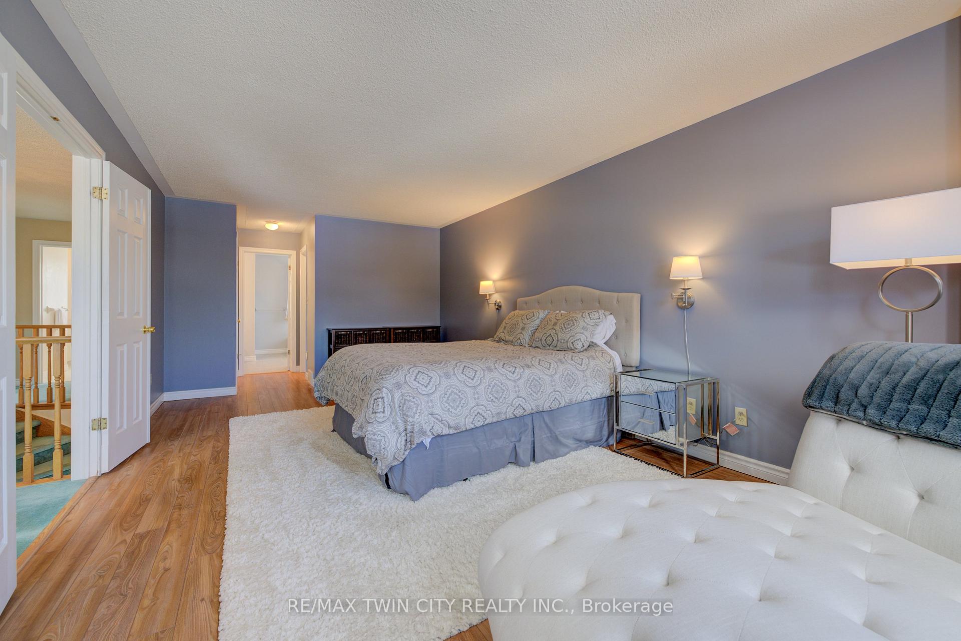 Photo 19 of 210 Greengable Court, Kitchener — HOMEH