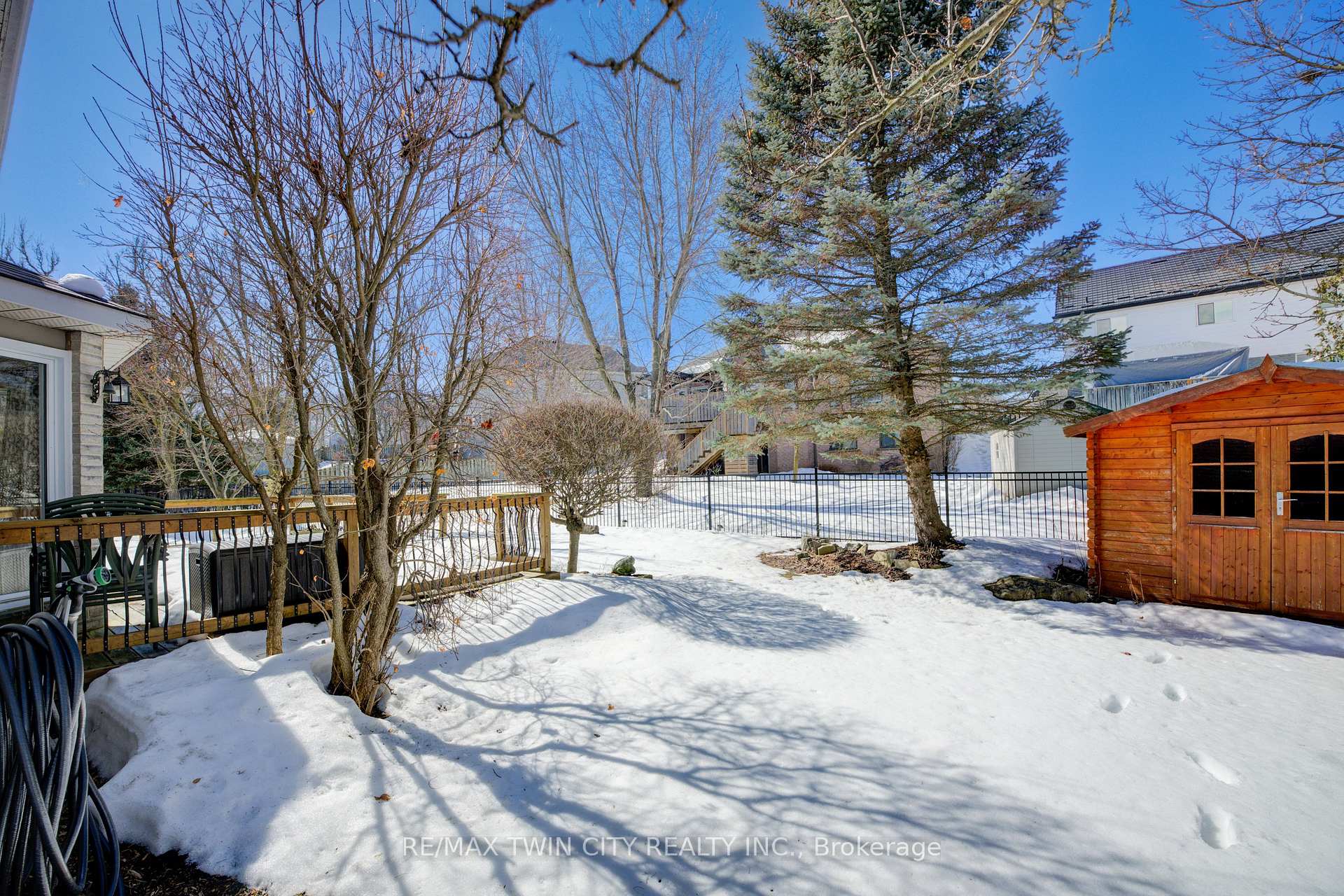 Photo 32 of 210 Greengable Court, Kitchener — HOMEH