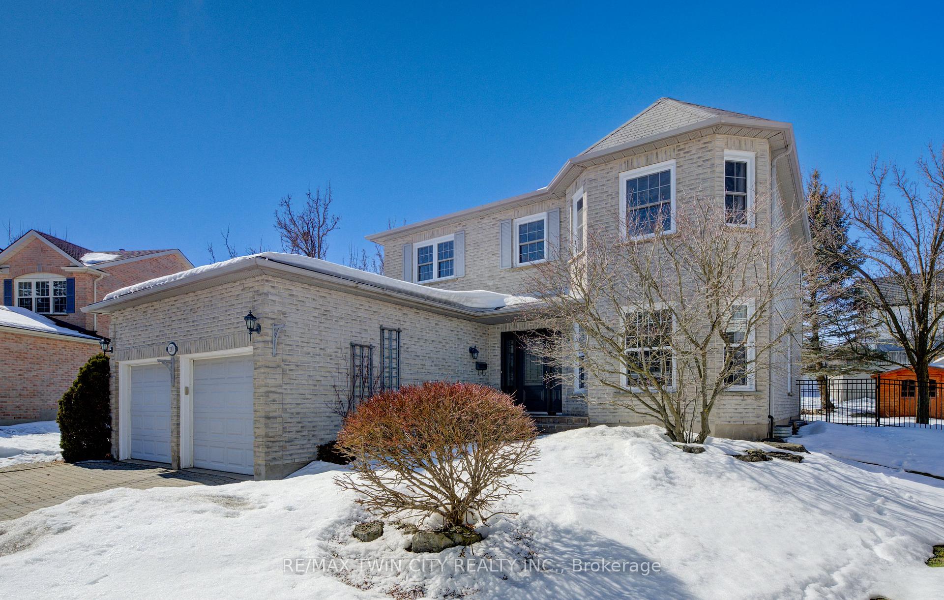 Photo 33 of 210 Greengable Court, Kitchener — HOMEH