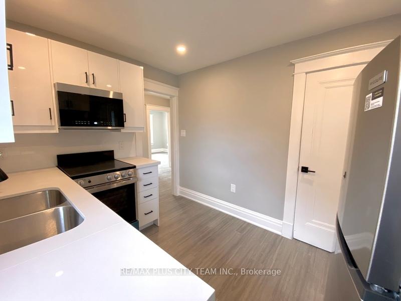 Photo 6 of Unit 2, 953 Montclair Avenue, Hamilton, Delta — HOMEH
