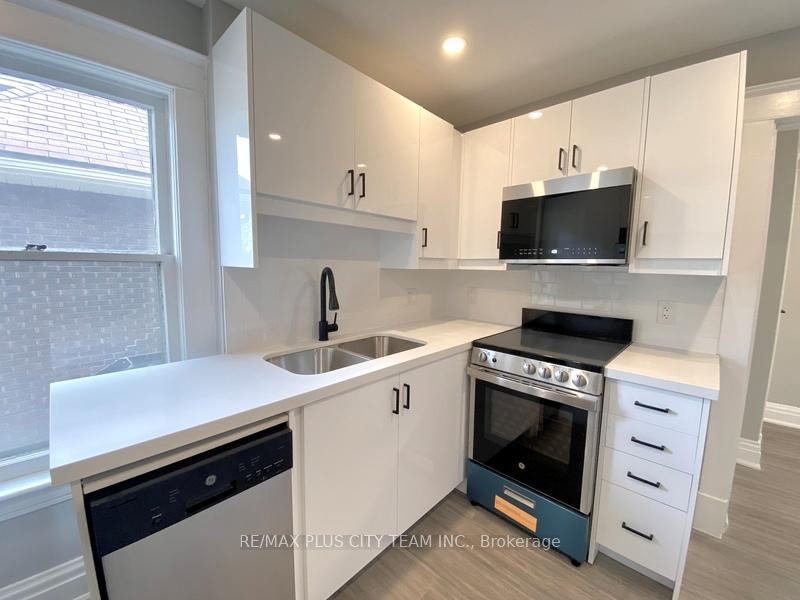 Photo 7 of Unit 2, 953 Montclair Avenue, Hamilton, Delta — HOMEH